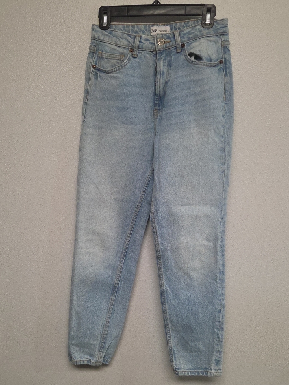 ZARA Light Wash High-Rise Mom Jeans - Pale Blue